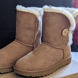 Bailey Button Uggs